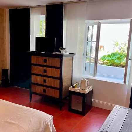 Le Belem - In The Heart Of St Martin De Re * Saint-Martin-de-Ré